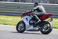 cadwell-no-limits-trackday;cadwell-park;cadwell-park-photographs;cadwell-trackday-photographs;enduro-digital-images;event-digital-images;eventdigitalimages;navarra;no-limits-trackdays;peter-wileman-photography;racing-digital-images;trackday-digital-images;trackday-photos